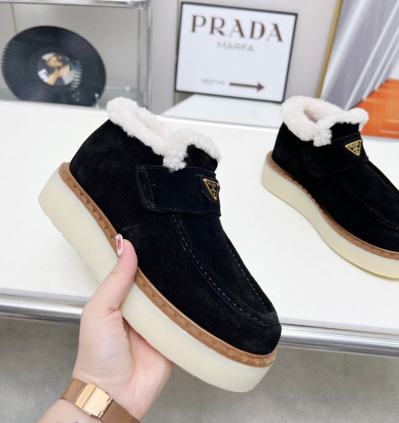Pra*a casual shoes